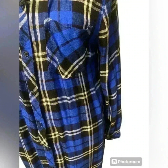 Est 1946 button down shirt in plaid in blue cream black with touches of silver - Picture 2 of 9